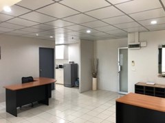 Office for rent at Sukhumvit Suite - Commercial - Nana - Nana
