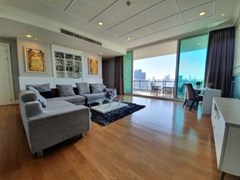 4 bedroom condo for sale and rent at Royce Private Residences