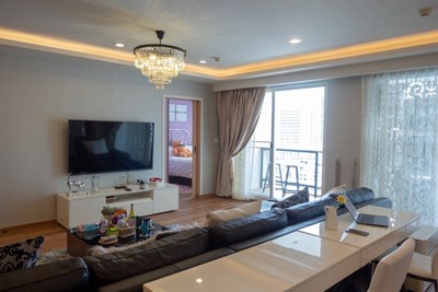 15 Sukhumvit Residence 4 bedroom condo for rent