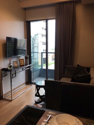 Lumpini 24 One bedroom condo for sale and rent