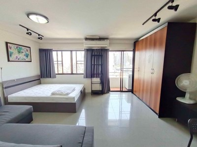 Saranjai Mansion Studio for rent in Nana - Condominium - Khlong Toei - Nana